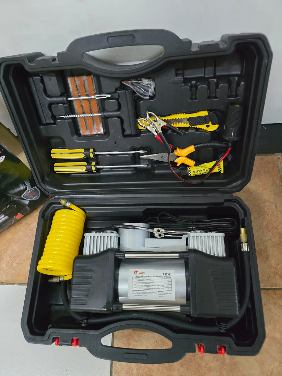 2-Cylinder Heavy-Duty Air Compressor – Fast Inflation Pump + Full Tyre Repair Kit (With Carry Case)
