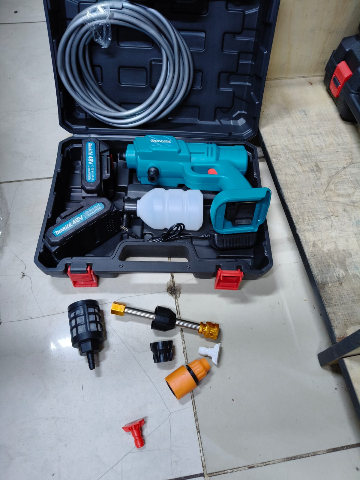 Makita 88V Cordless Car Wash Machine – High-Pressure Portable Washer (2 Batteries Included)